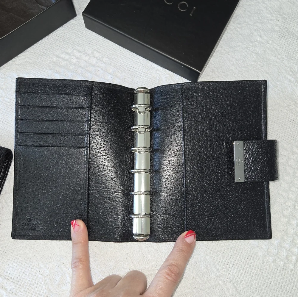 Like New! Gucci Bundle - GG Black Cloth Wallet and Agenda - Picture 10 of 16